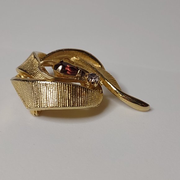 Gold Tone Asymmetrical Brooch With Purple Stone - Picture 6 of 14